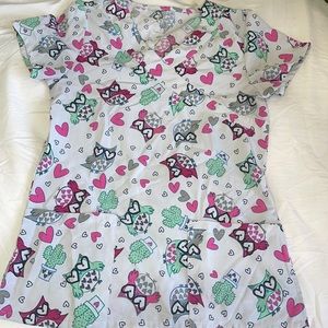 XS Womens printed scrub top (lightly worn)